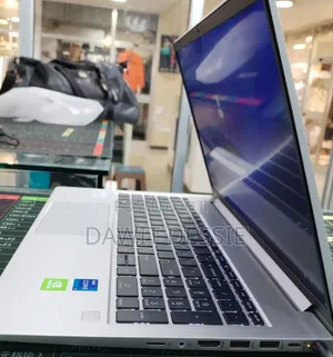 New Laptop HP ProBook 450 G8 16GB Intel Core i7 SSD 512GB