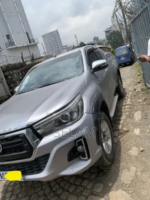 Toyota Hilux 2017 Silver