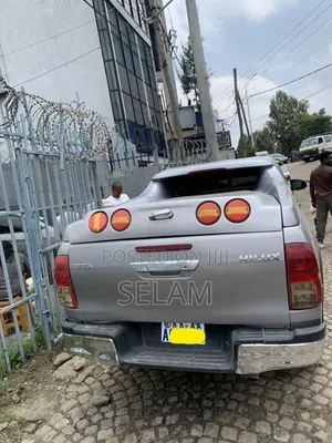 Toyota Hilux 2017 Silver