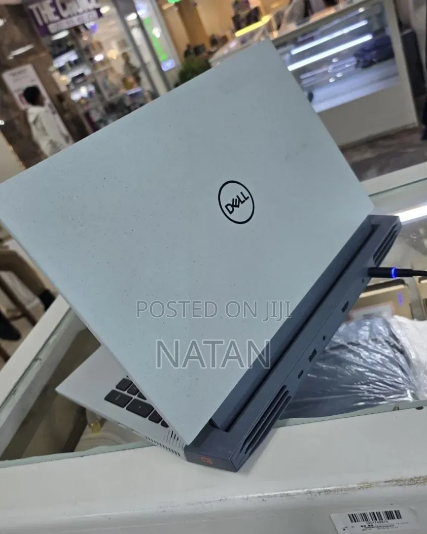 New Laptop Dell G15 5510 16GB Intel Core i7 SSD 512GB