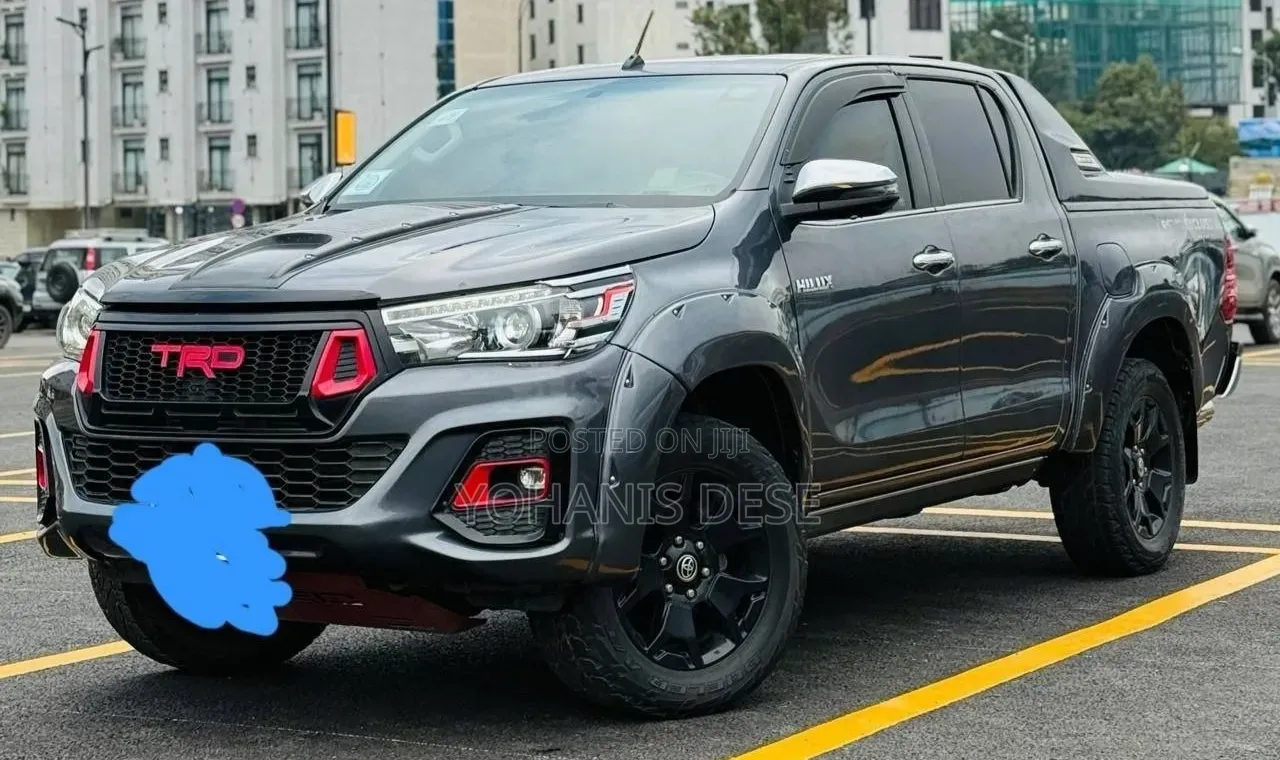 Toyota Hilux 2019 Gray