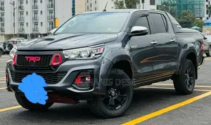 Toyota Hilux 2019 Gray