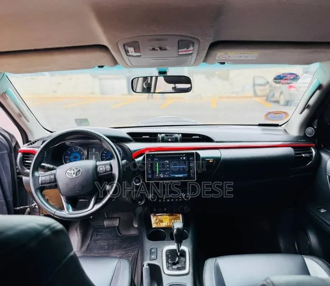 Toyota Hilux 2019 Gray