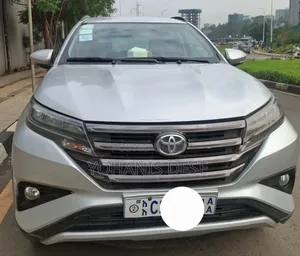 Toyota Rush 2022 Silver