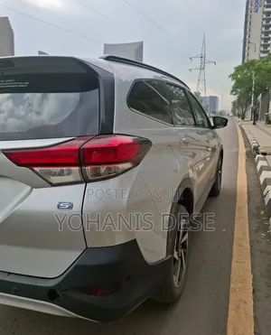 Toyota Rush 2022 Silver
