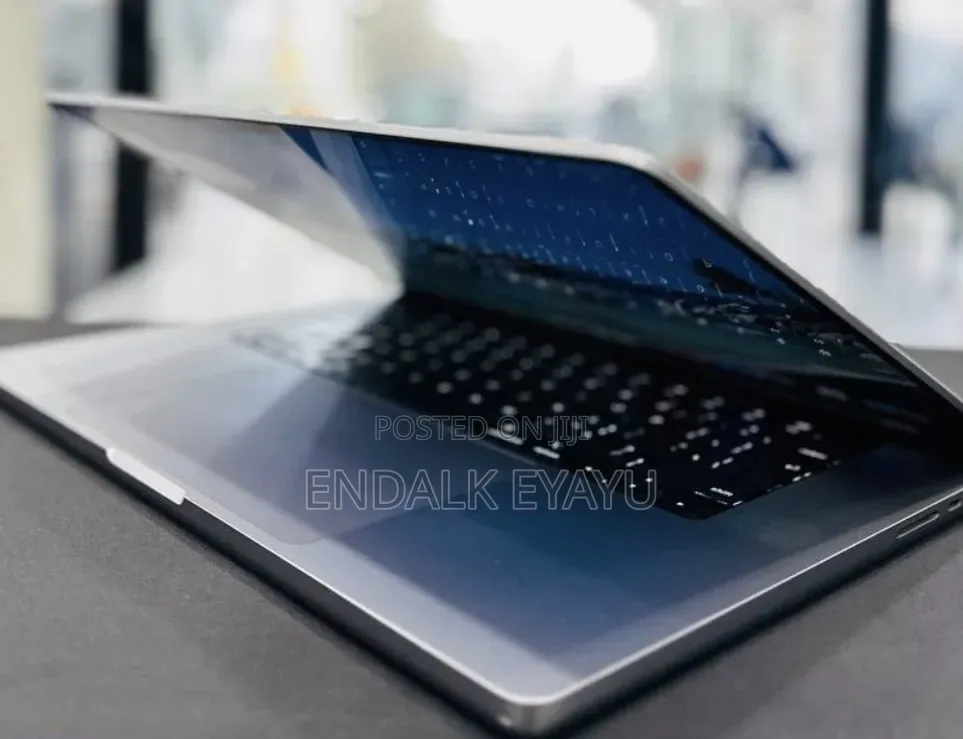 New Laptop Apple MacBook Pro 2021 M1 16GB Apple M1 Pro SSD 512GB
