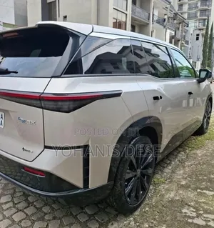 Toyota bZ3 2025 Pearl