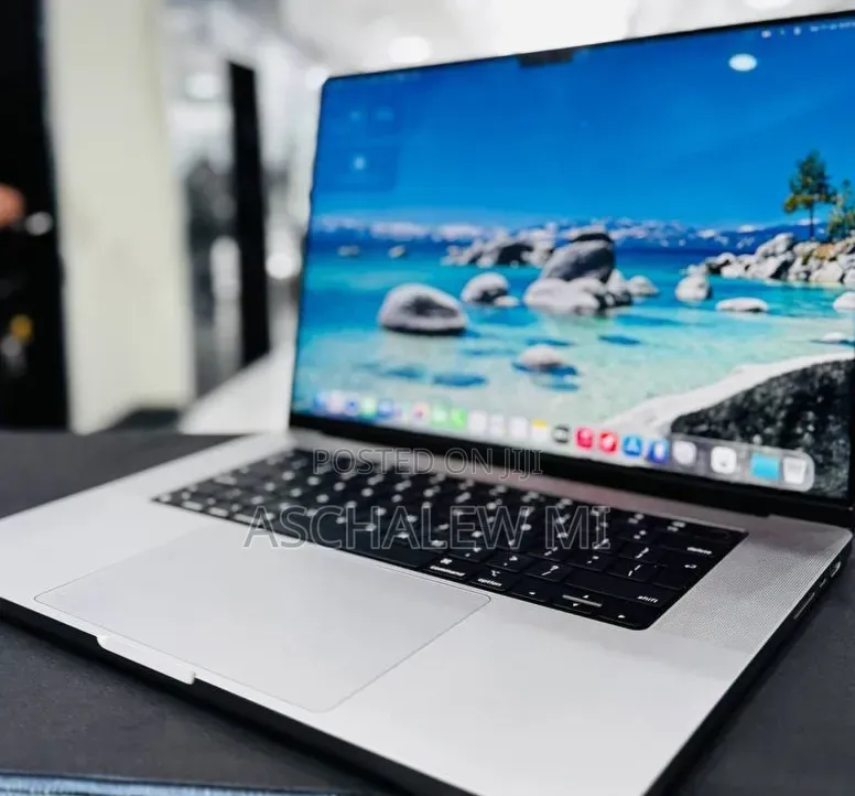 New Laptop Apple MacBook Pro 2021 M1 16GB Apple M1 Pro SSD 512GB