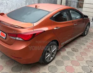 Hyundai Avante 2015 Orange