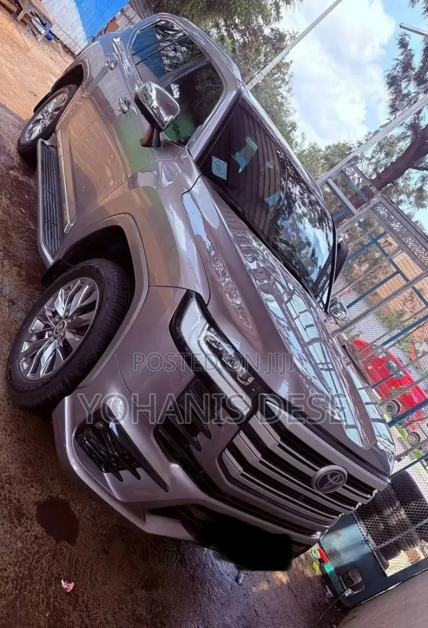 Toyota Land Cruiser 2022 Brown