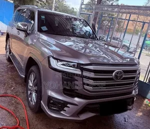 Toyota Land Cruiser 2022 Brown