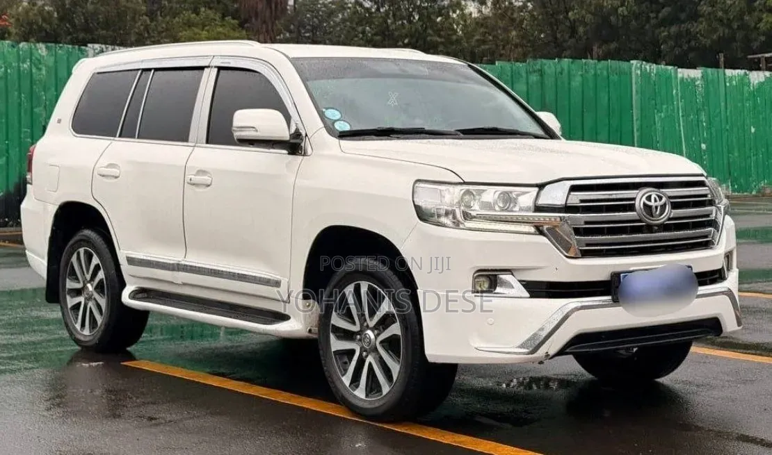 Toyota Land Cruiser 2012 White