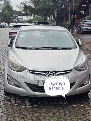 Hyundai Elantra 2015 Silver
