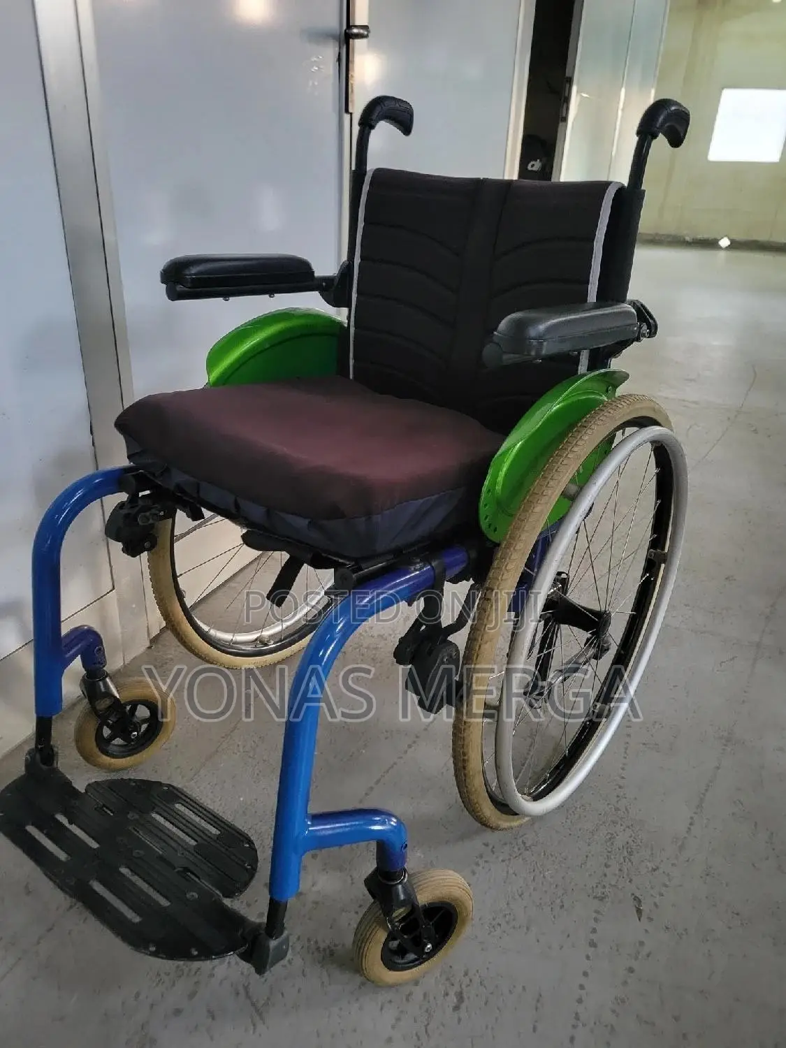 Europe wheelchair您老Lightweight Wheelchair
Brand: COMPASS HEALTH BRANDS