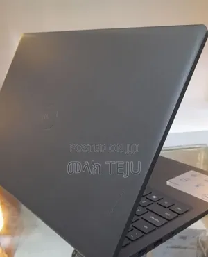 New Laptop Dell Inspiron 15 3530 8GB Intel Core i5 SSD 512GB