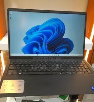 New Laptop Dell Inspiron 15 3530 8GB Intel Core i5 SSD 512GB