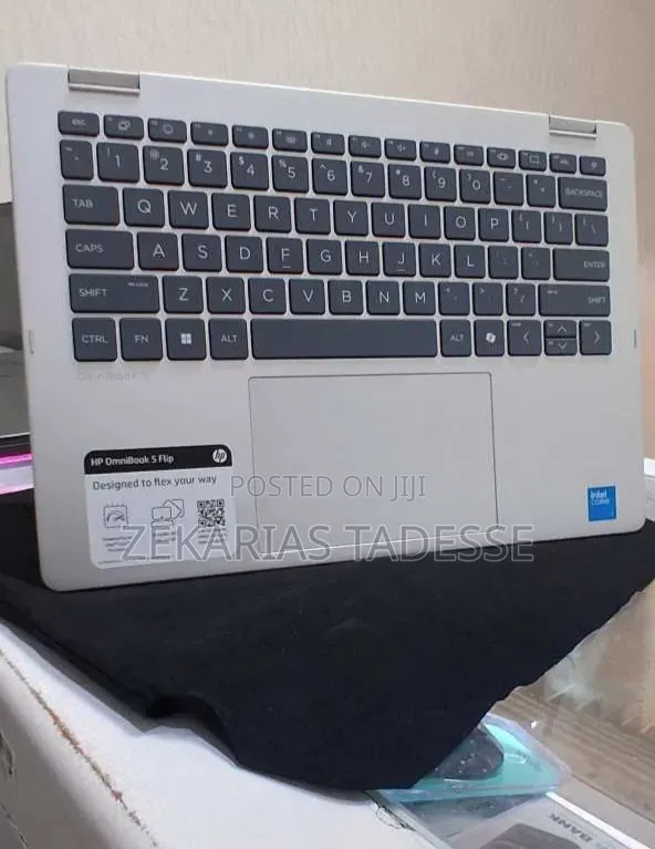 New Laptop HP OmniBook 5 Flip 14-fp0023dx 16GB Intel Core 7 SSD 512GB
