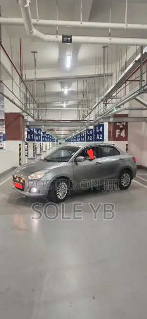 Suzuki Dzire 2022 Silver