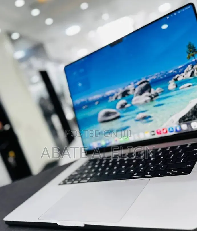 New Laptop Apple MacBook Pro 2021 M1 16GB Apple M1 Pro SSD 512GB