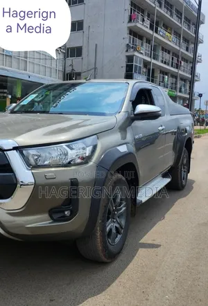 Toyota Hilux 2021 Gray