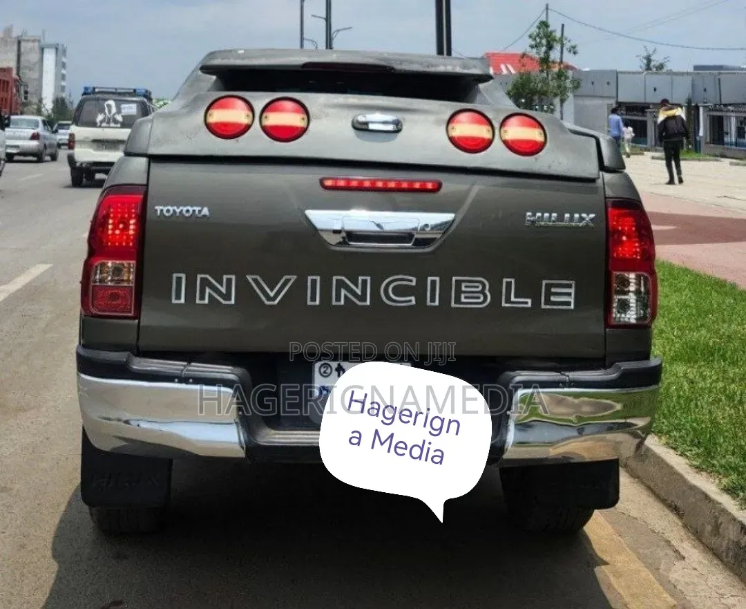 Toyota Hilux 2021 Gray