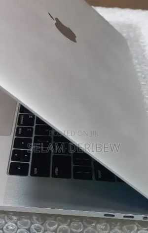 New Laptop Apple MacBook Pro 2019 16GB Apple M1 Pro SSD 256GB