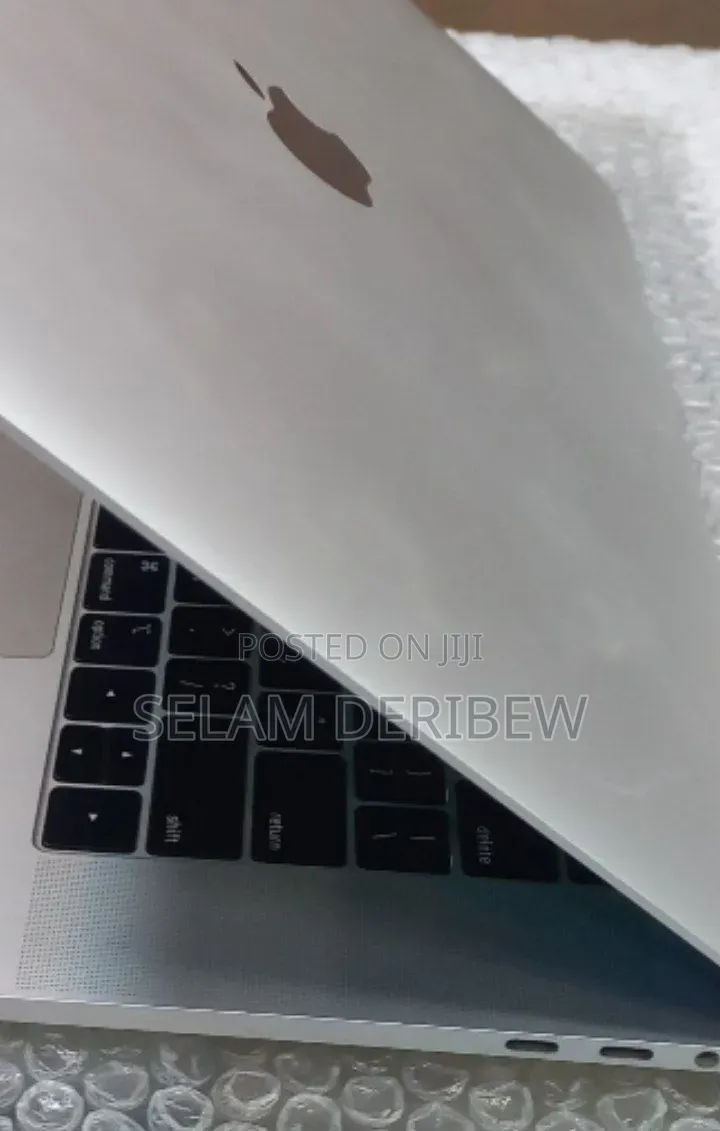 New Laptop Apple MacBook Pro 2019 16GB Apple M1 Pro SSD 256GB