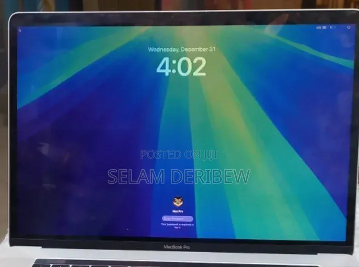 New Laptop Apple MacBook Pro 2019 16GB Apple M1 Pro SSD 256GB