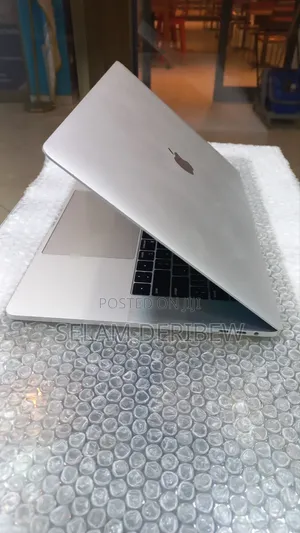 New Laptop Apple MacBook Pro 2019 16GB Apple M1 Pro SSD 256GB