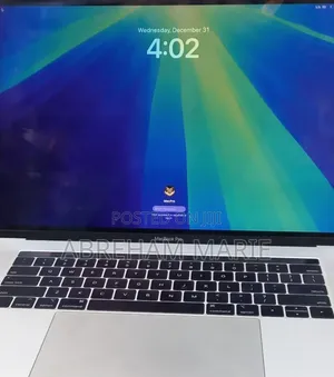 New Laptop Apple MacBook Pro 2018 16GB Intel Core i7 SSD 256GB