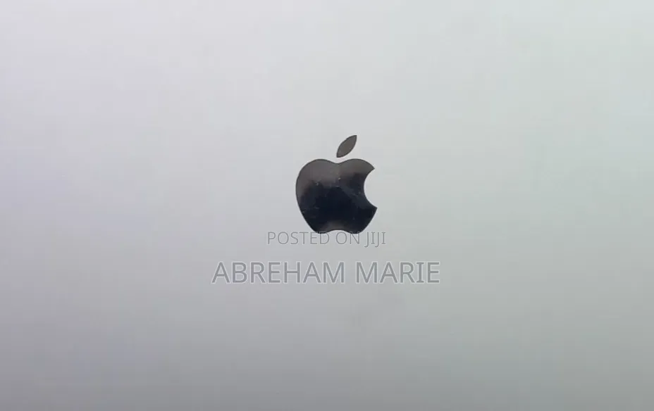 New Laptop Apple MacBook Pro 2018 16GB Intel Core i7 SSD 256GB