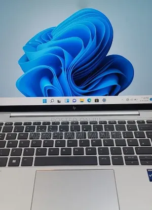 New Laptop HP EliteBook 830 G9 16GB Intel Core i5 SSD 512GB
