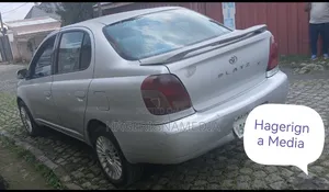 Toyota Platz 2001 Silver