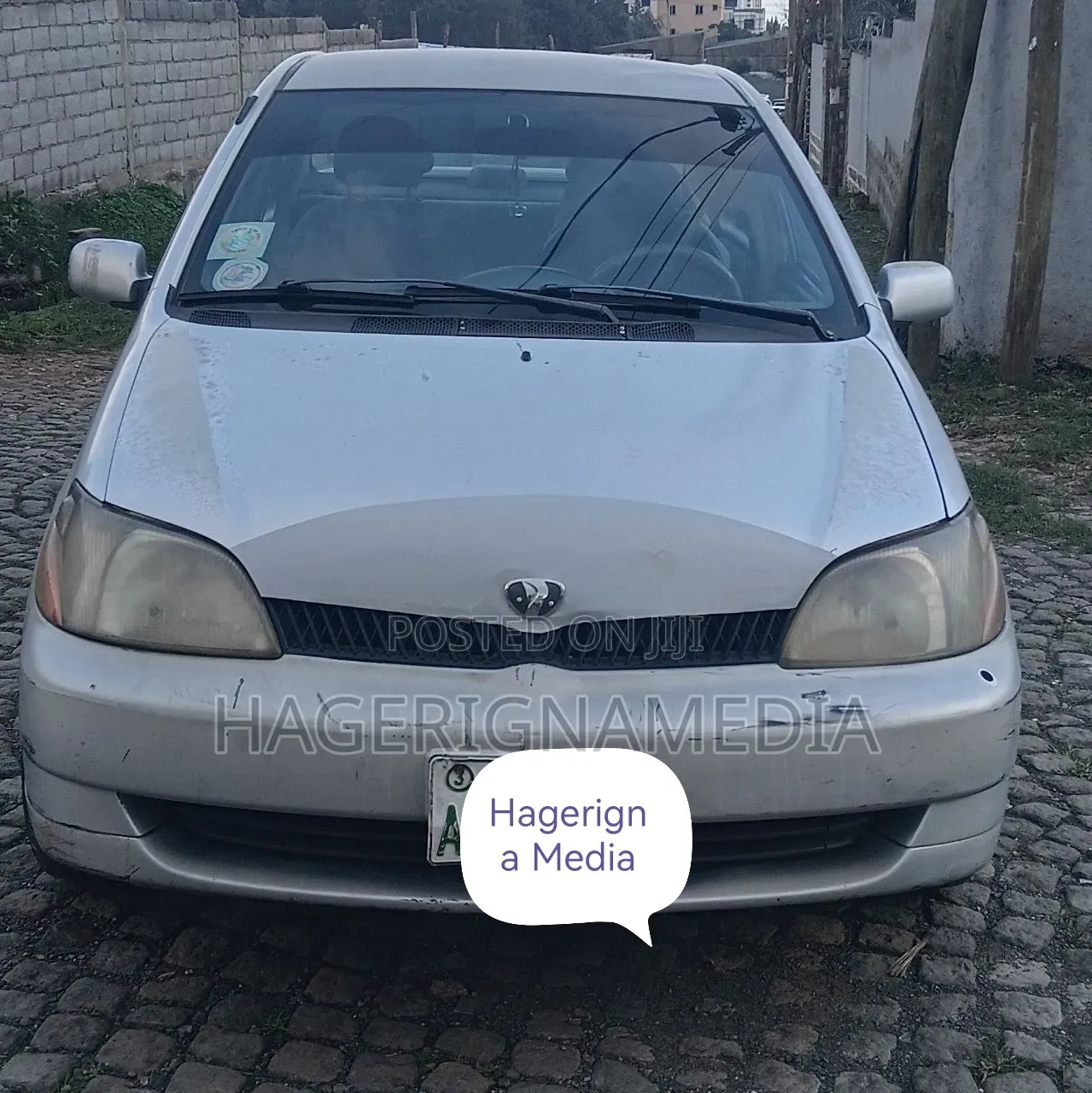 Toyota Platz 2001 Silver