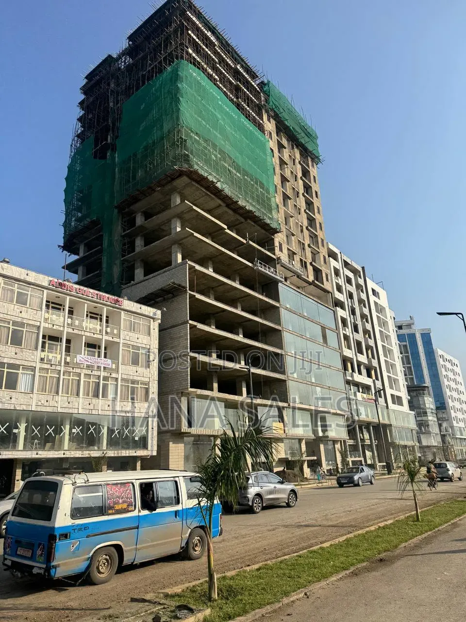 ሱቆን ከነደንበኛዉ ቦሌ ላይ ሱቆችን እየሸጥን እንገኛለን