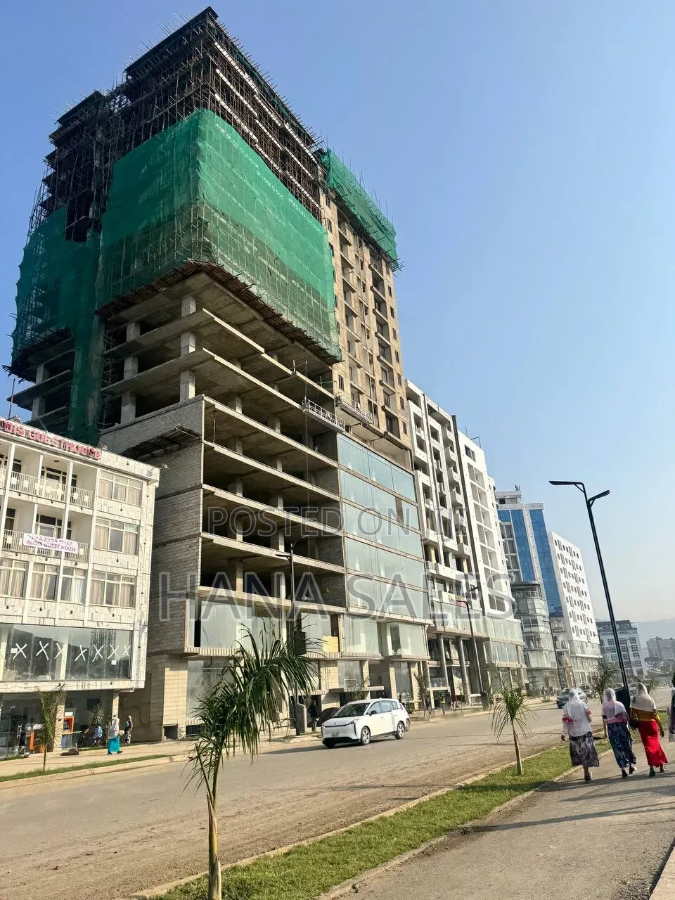 ሱቆን ከነደንበኛዉ ቦሌ ላይ ሱቆችን እየሸጥን እንገኛለን