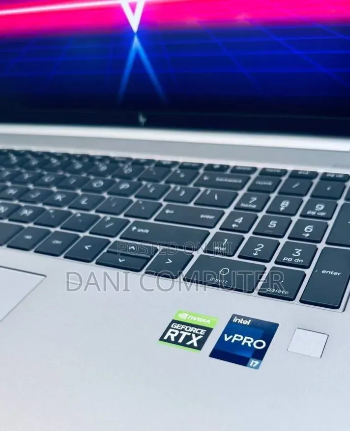 New Laptop HP ZBook Firefly 16 G10 16GB Intel Core i7 SSD 512GB