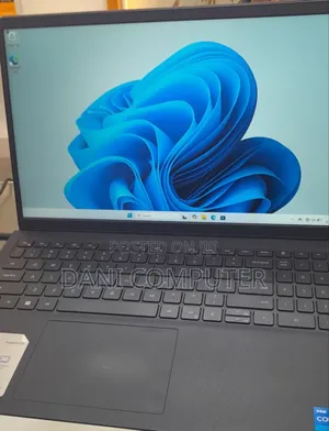 New Laptop Dell Inspiron 15 8GB Intel Core i5 SSD 512GB