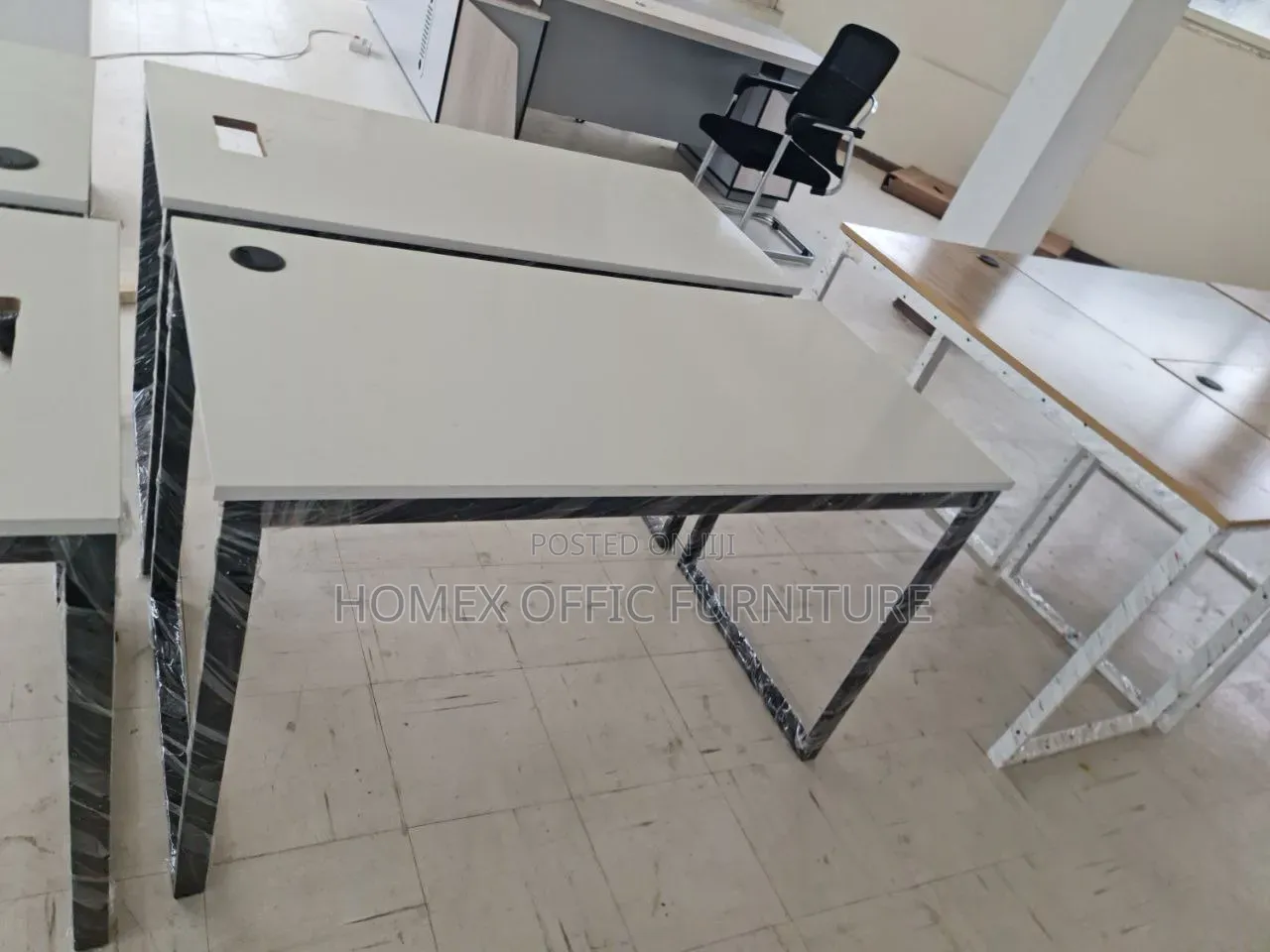 Secretarial Table | የቢሮ ጠረጴዛ