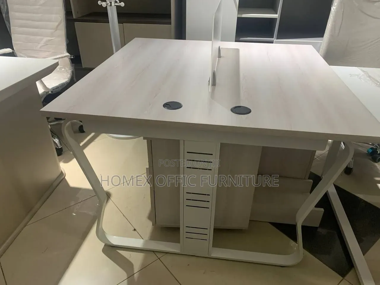 Staff Workstation | የቢሮ ዴስክ