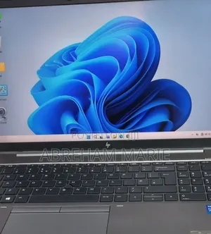New Laptop HP ZBook Firefly G8 16GB Intel Core i7 SSD 512GB