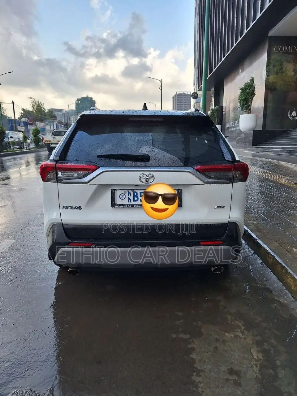 Toyota RAV4 2021 White