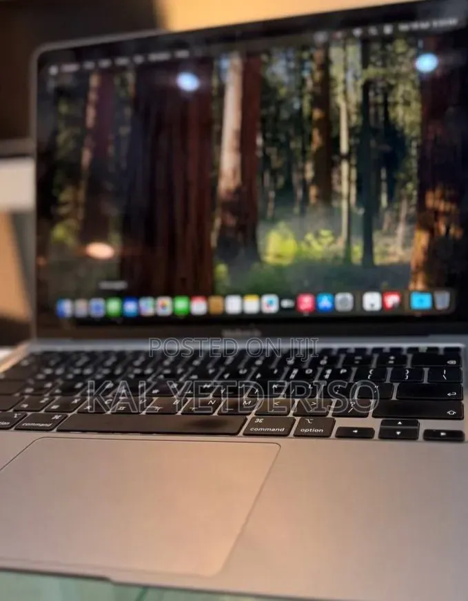 New Laptop Apple MacBook Air 2020 8GB Apple M1 SSD 256GB