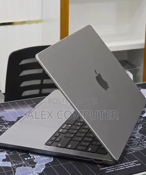 New Laptop Apple MacBook Pro 2023 M3 8GB Apple M3 SSD 512GB