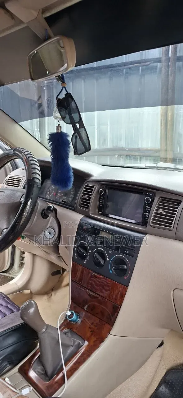 Toyota Corolla 2001 Ivory
