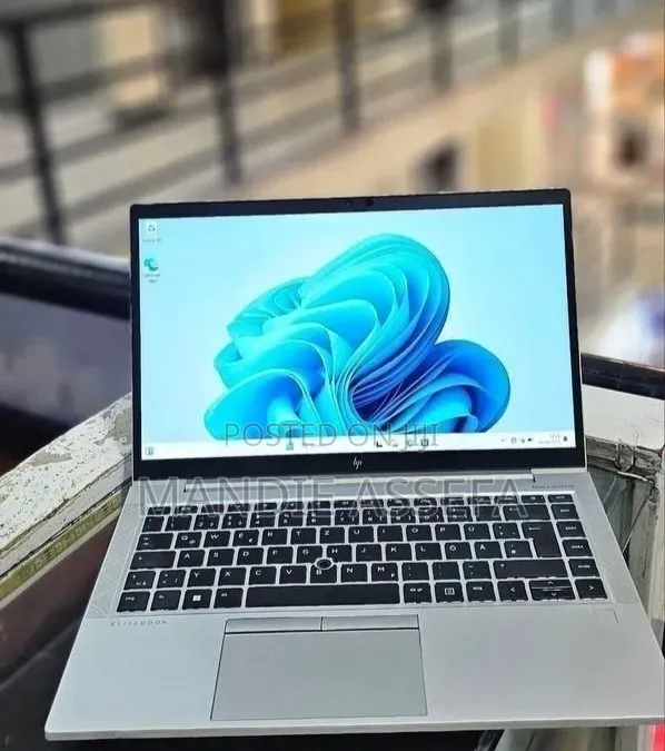 New Laptop HP EliteBook 840 G8 16GB Intel Core i5 SSD 512GB