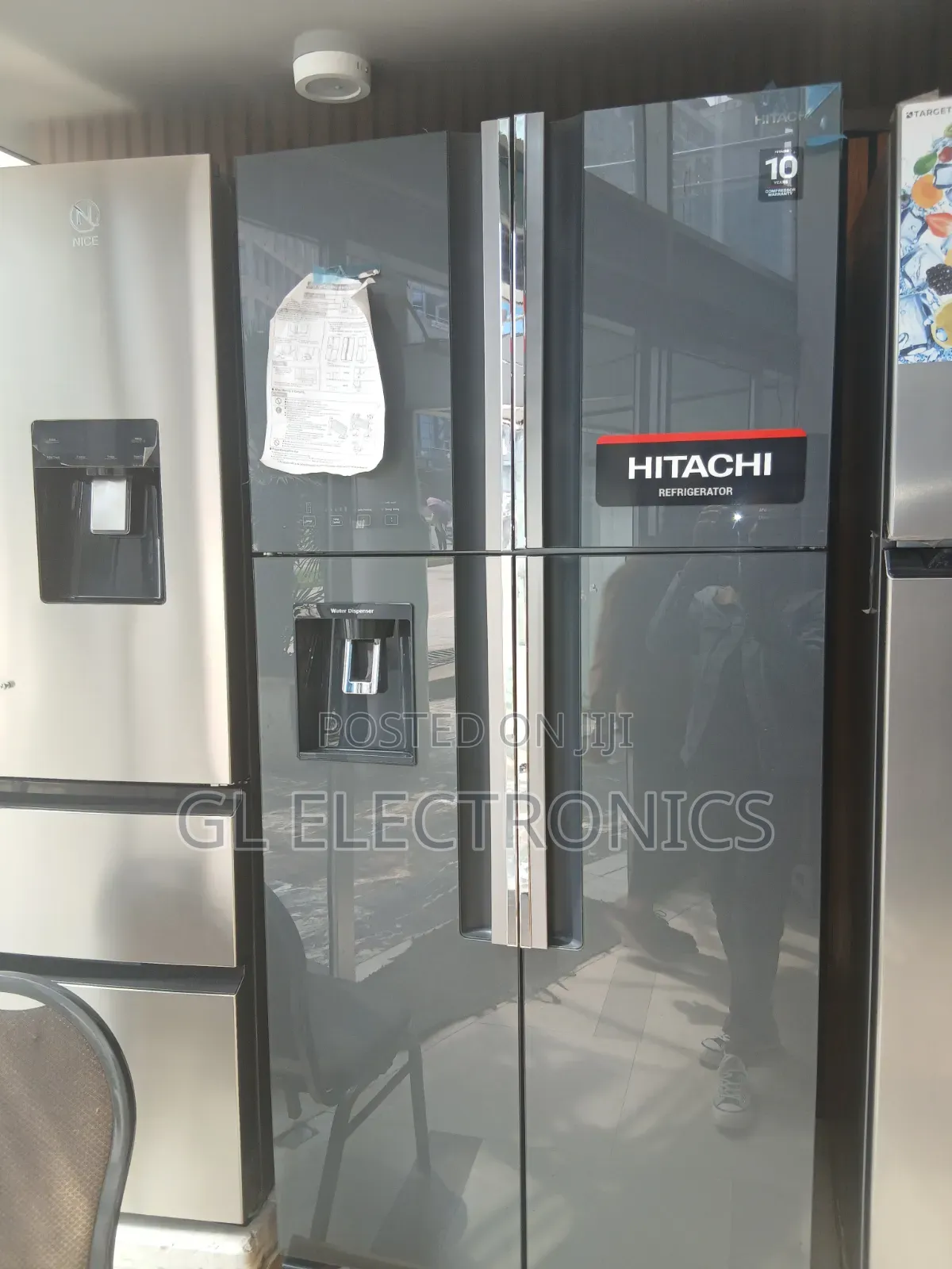 Hitachi Side by Side Refergrator Black Color