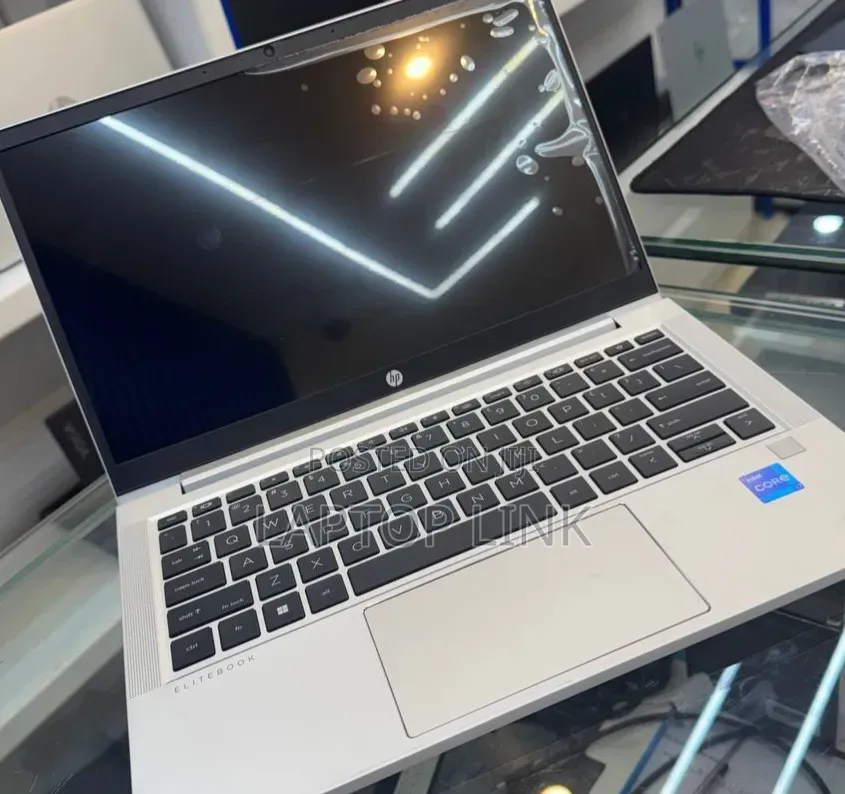 New Laptop HP EliteBook 640 G10 16GB Intel Core i7 SSD 1T