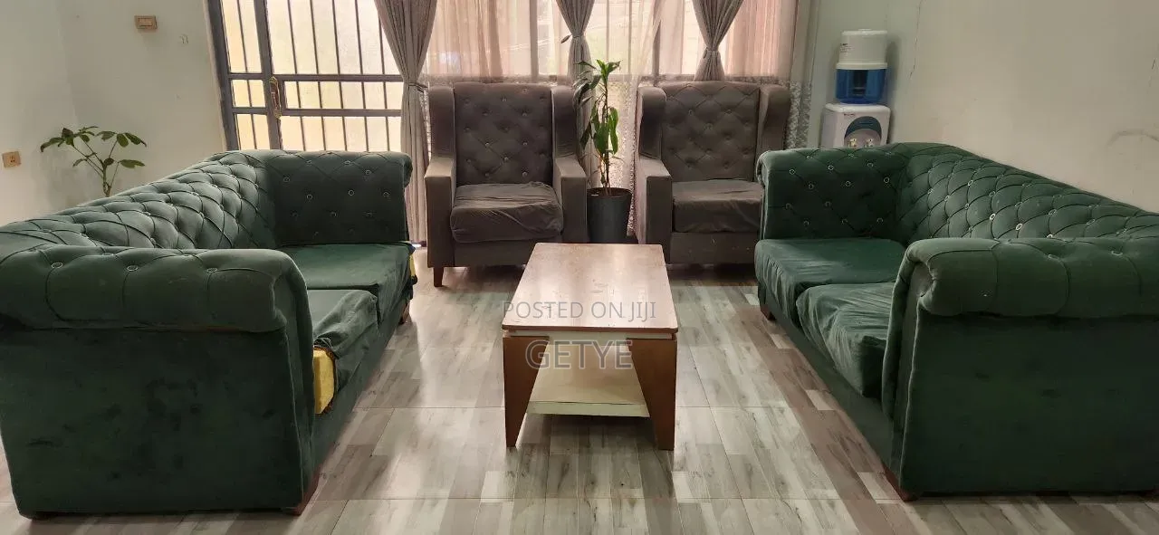 Used Sofa Excellent Conditions With Table
