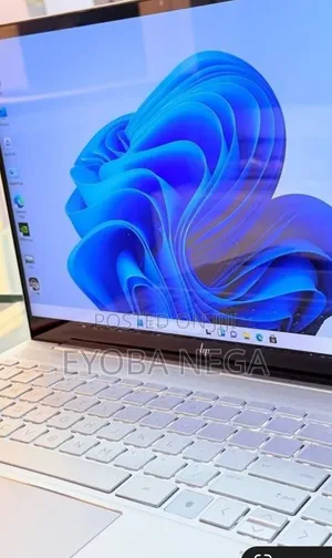 New Laptop HP Envy 14 16GB Intel Core i7 SSD 1T
